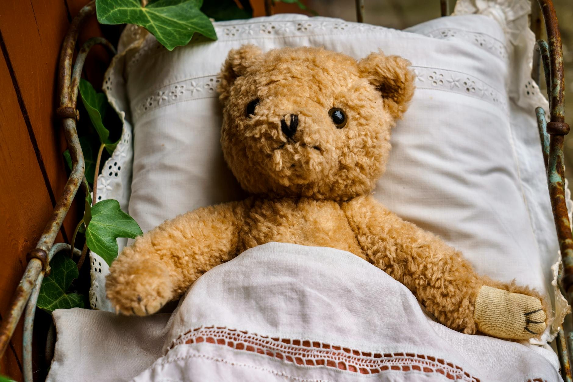 gold crib bedding ideas - 20 Inspiring Gold Crib Bedding Ideas You Can Try Today